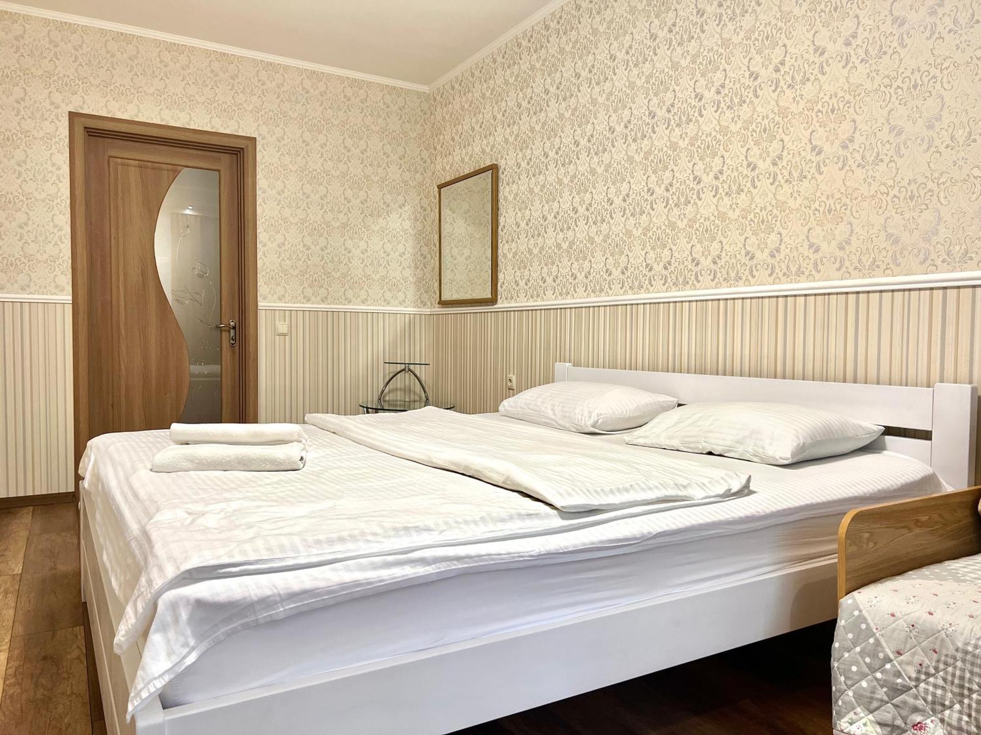 Apartpoltava: Spacious Comfort in Polтава's Heart Exterior photo